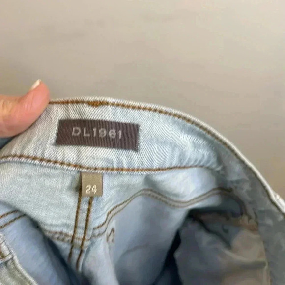 DL 1961 HEPBURN WIDE LEG HIGH RISE VINTAGE JEAN IN SEA SALT SIZE 24 - Picture 8 of 10